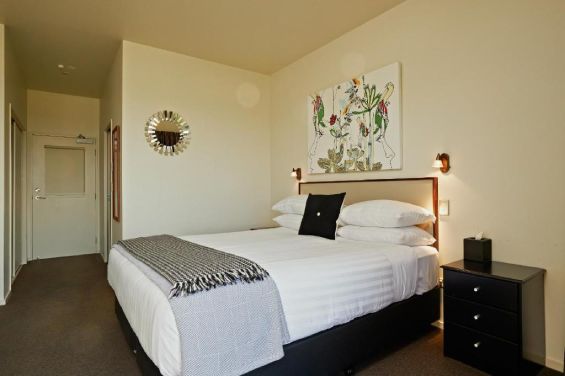 King View Studio - bed